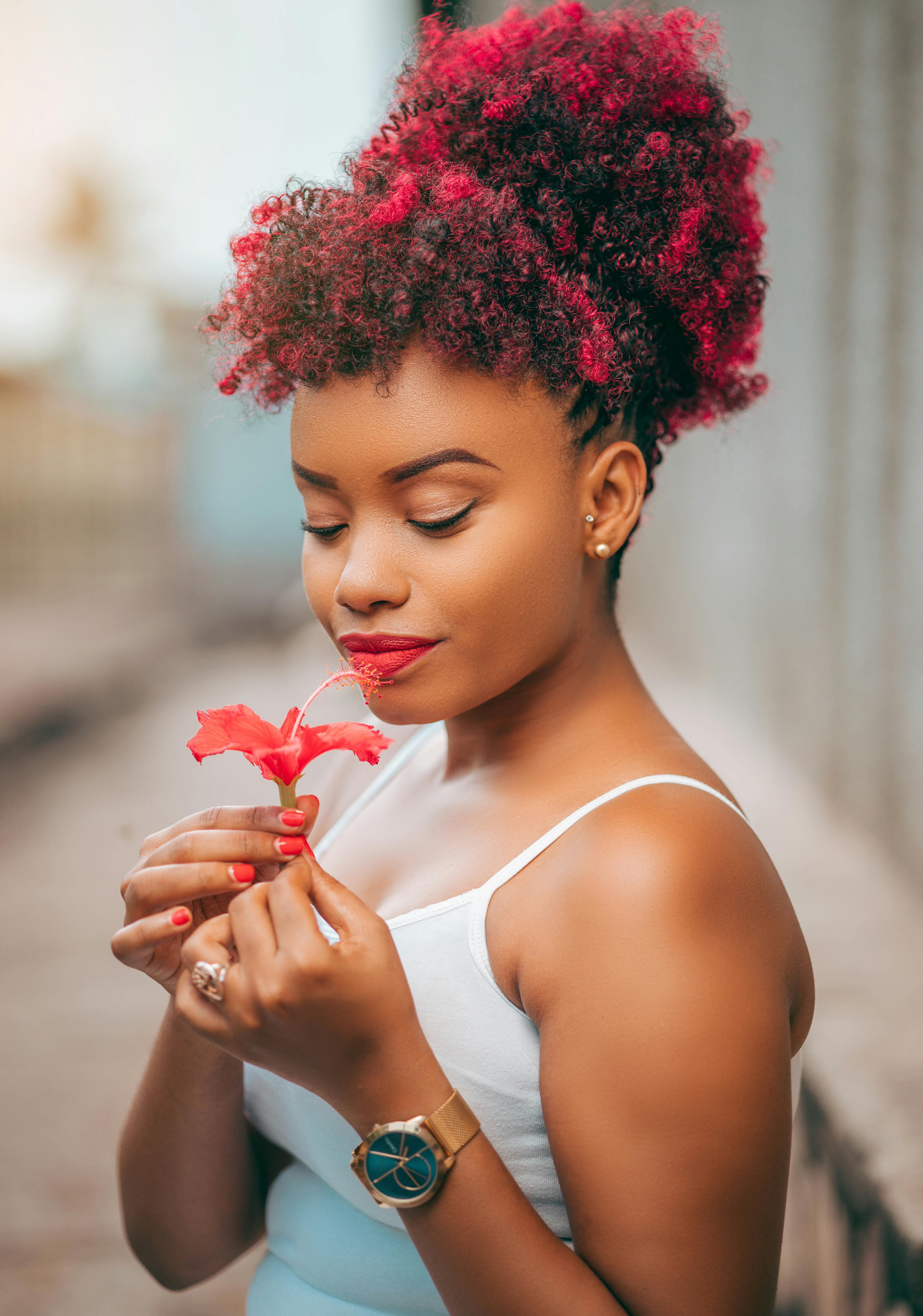 更新列表封面：电影化光影质感画面