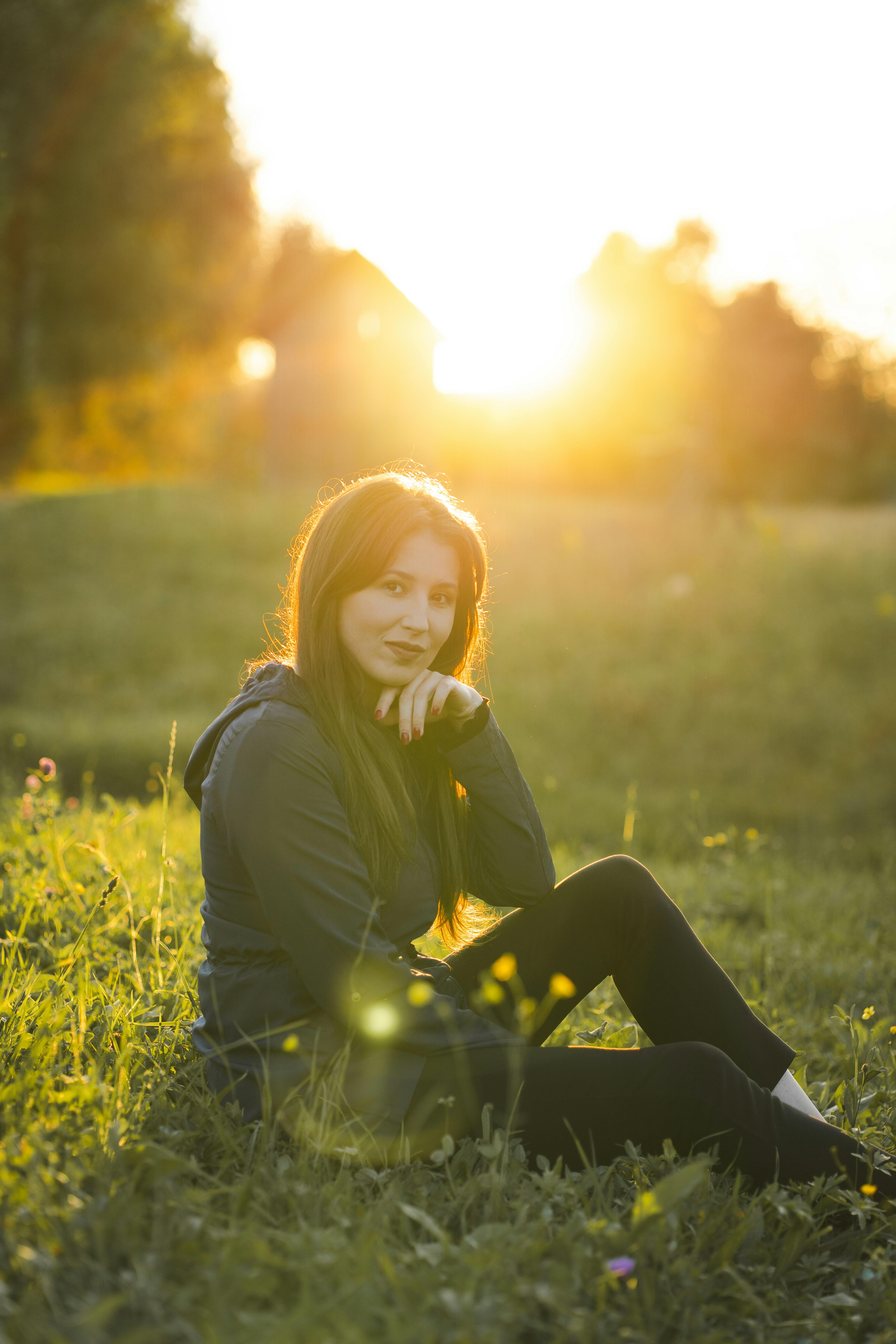 新片速递封面：清冷色调氛围镜头